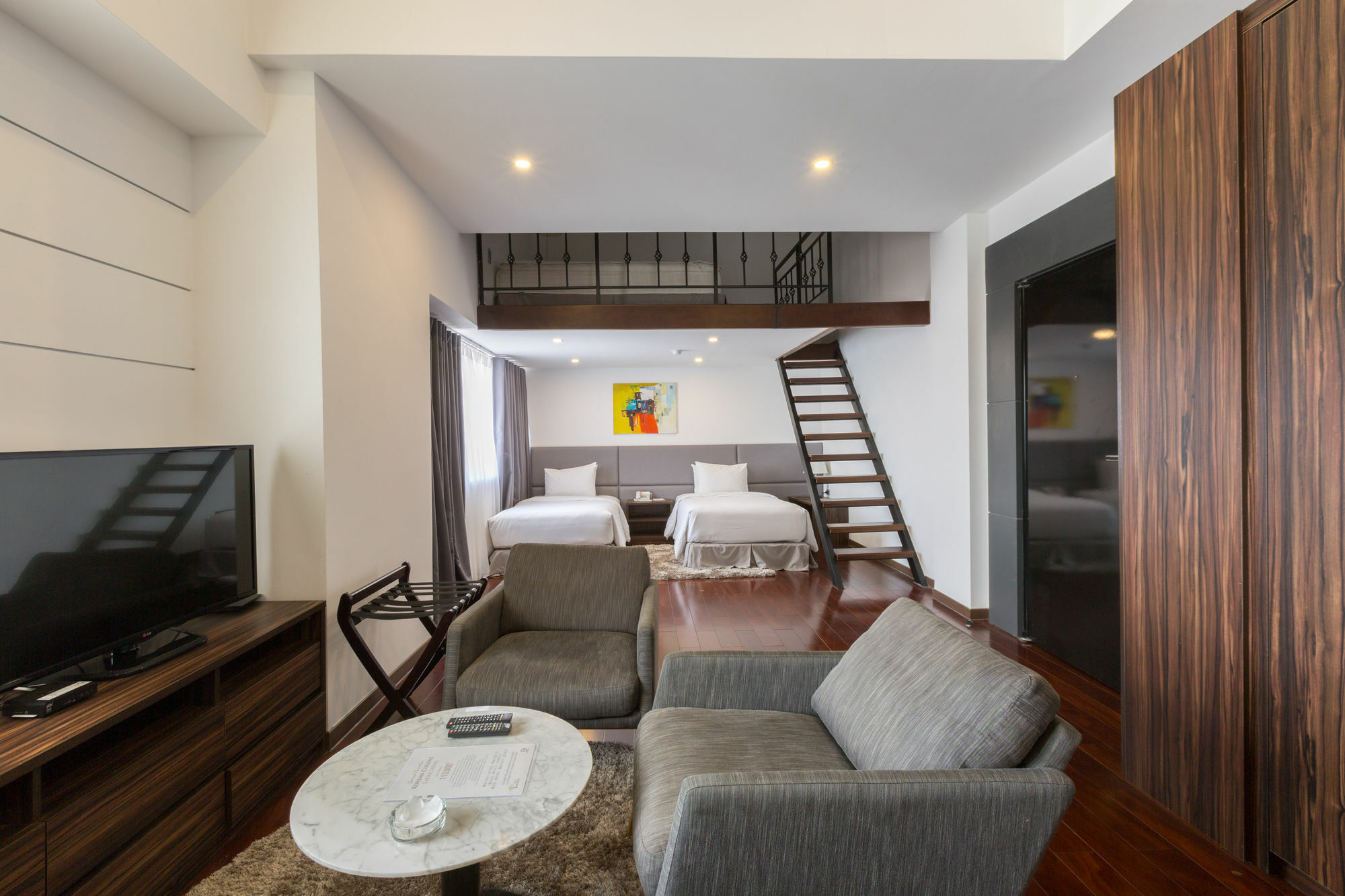 Khách sạn Charm Saigon 4*